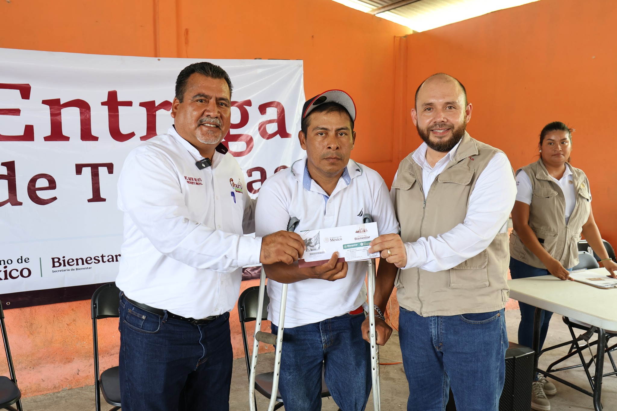 Entrega De Tarjetas De Bienestar A Personas Con Discapacidad